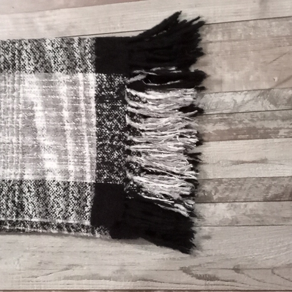 🖤💛THROW💛🖤 - Picture 5 of 5